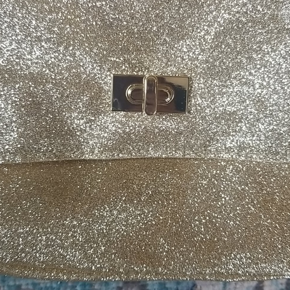 Purse - Picture 2 of 5